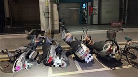 台中,南屯,機車,車主,居酒屋,酒力,後照鏡（圖／翻攝畫面）