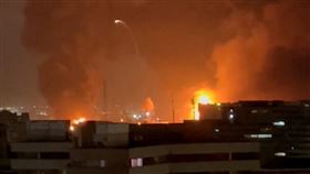  伊朗麥拉貝德機場誼遭攻擊傳出火警。（圖／路透社／達志影像）
