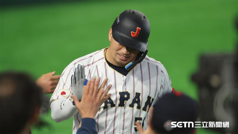 WBC韓日戰，日本隊中外野手鈴木誠也炸裂超前轟。（圖／特派記者劉彥池攝影）