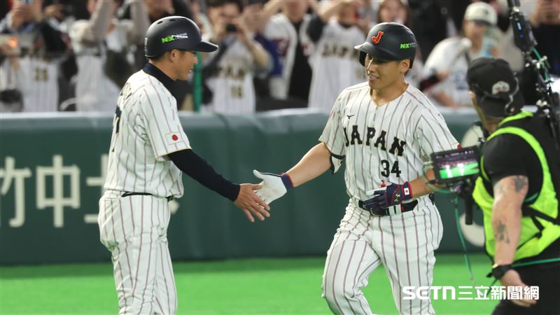 日韓煙火秀！　金慧成2分砲轟炸追平比數