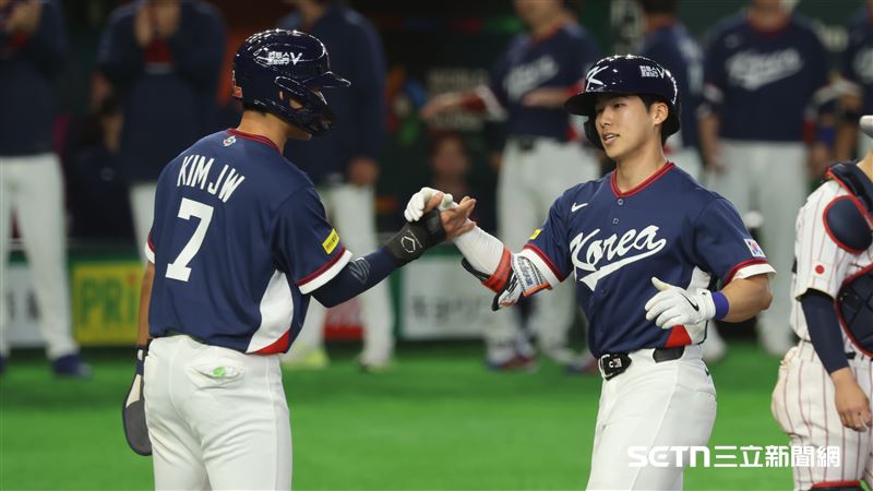WBC韓日戰，韓國隊二壘手金慧成炸裂追平2分砲。（圖／特派記者劉彥池攝影）