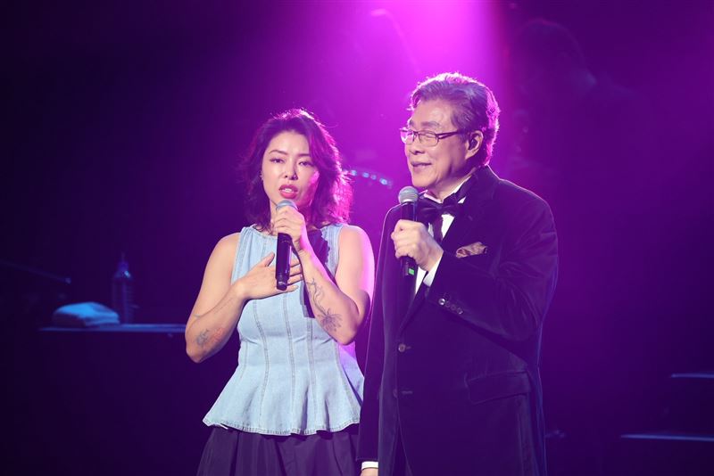 楊烈睽違10年公開合體女兒楊舞子。（圖／記者鄭孟晃攝影）