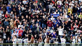 WBC台日戰　台灣球迷賣力加油世界棒球經典賽（WBC）C組預賽在東京巨蛋舉行，台灣隊6日與日本交手，儘管台灣隊大比分落後，外野看台球迷依然賣力加油。中央社記者王騰毅東京攝　115年3月6日