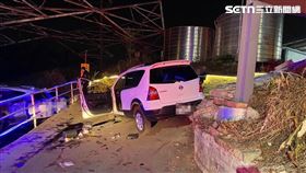 翻車,意外,台中,邊坡,夜景,停車場,霧峰（圖／翻攝畫面）