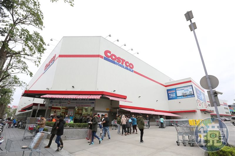 目擊者爆料有人在好市多自備容器狂裝飲料，跟店員檢舉卻無作為。（示意圖，本刊資料照）
