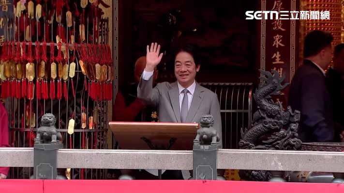 賴清德、蘇巧慧合體「板橋大井頭福德祠」參香祈福（圖／翻攝畫面）