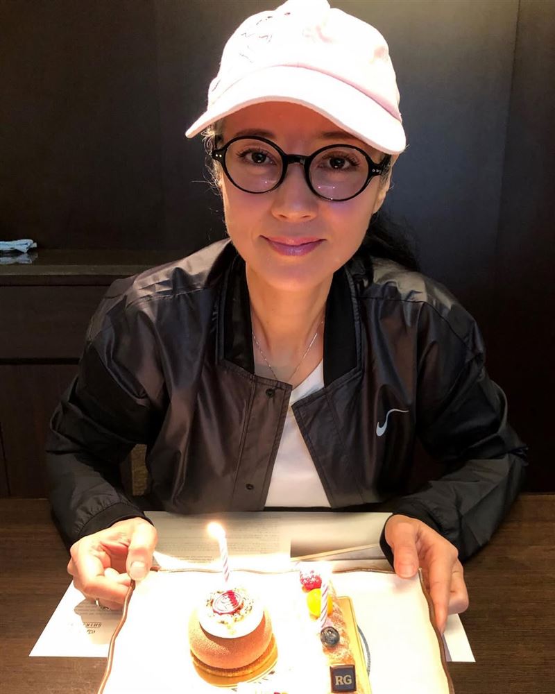 鄭艷麗在生日前夕送走媽媽，讓她相當傷心。（圖／翻攝自IG @constance_trinh39688）