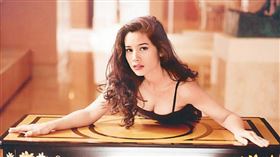 有「最美艷星」之稱的艷星鄭艷麗早期相當活耀。（圖／翻攝自百度）