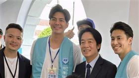 郭唐佑前進總統府做公益。（左起）社團法人中華身心障礙者職業技藝協會理事長陳宇璿、郭唐佑、賴清德總統、曹育豪師傅。（圖／唐居國際娛樂提供）