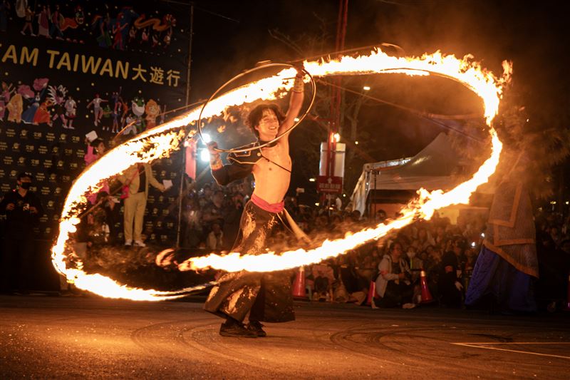 台灣燈會展期最高潮「TEAM TAIWAN 大遊行」點亮嘉義。（圖／嘉義縣政府提供）