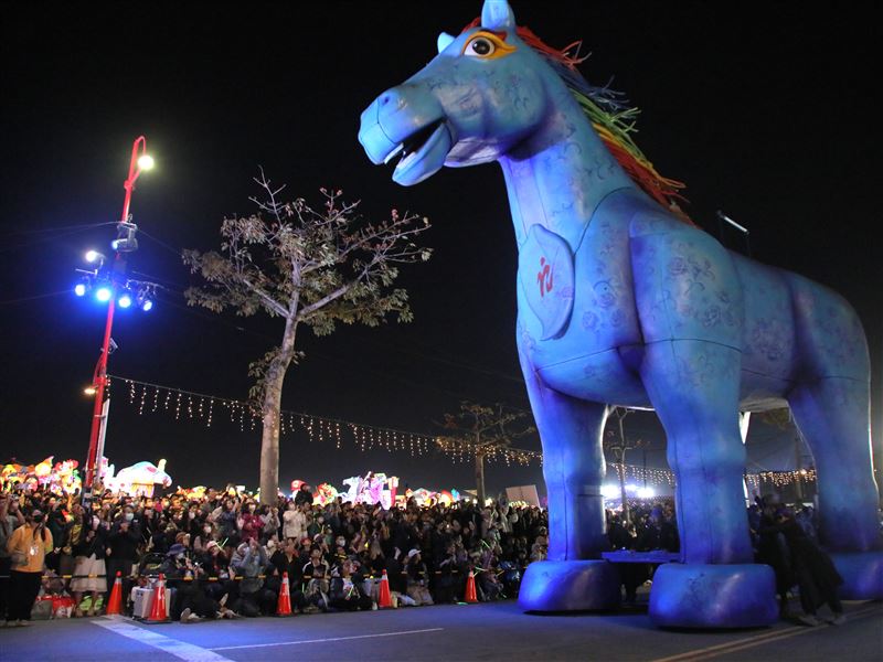 台灣燈會展期最高潮「TEAM TAIWAN 大遊行」點亮嘉義。（圖／嘉義縣政府提供）