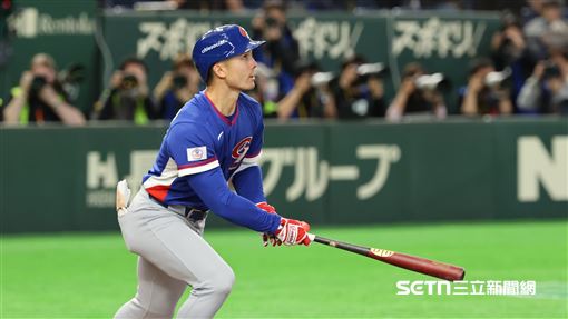 費仔連兩天轟全壘打　球迷喊：給他健保卡