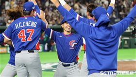 WBC台韓戰，台灣隊中外野手費爾柴爾德（Stuart Fairchild）炸裂逆轉2分砲。（圖／特派記者劉彥池攝影）