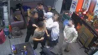 烙人討5千元毒債！毒販慘遭自己人狠砍8刀