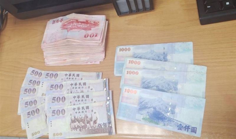 幸好警方火速破案，否則功德箱內的2萬多元香油錢最後可能被嫌犯花掉。（圖／翻攝畫面）