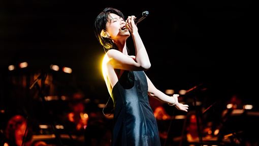 曹雅雯昔暴瘦認不出　裸背開唱真實體重曝