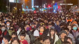 近5000人搶看火舞爆口角　人潮占滿貴賓席