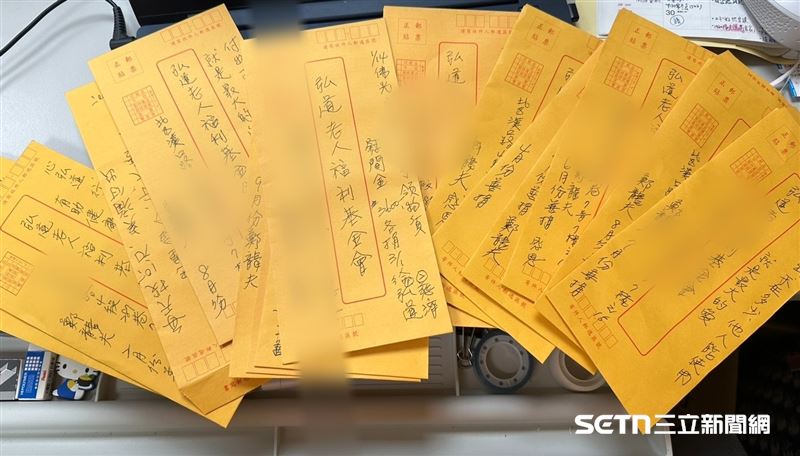 阿公每個月都會把積蓄捐出，以弘道基金會來說，他自2021年8月開始捐款給弘道基金會台中服務處，至今已累計3萬2100元，雖然不是很大筆的金額，但阿公的行動讓大家瞭解到：行善與經濟條件無關，而在於一份最純粹的感恩之心！即便生活在簡陋的屋簷下，只要心中有光，平凡的生命也能散發出最動人的溫度。（圖／弘道授權提供）