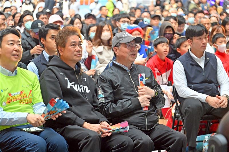 行政院長卓榮泰8日出席中華電信「全台集氣 最強應援在中華」公播活動（圖／行政院提供）