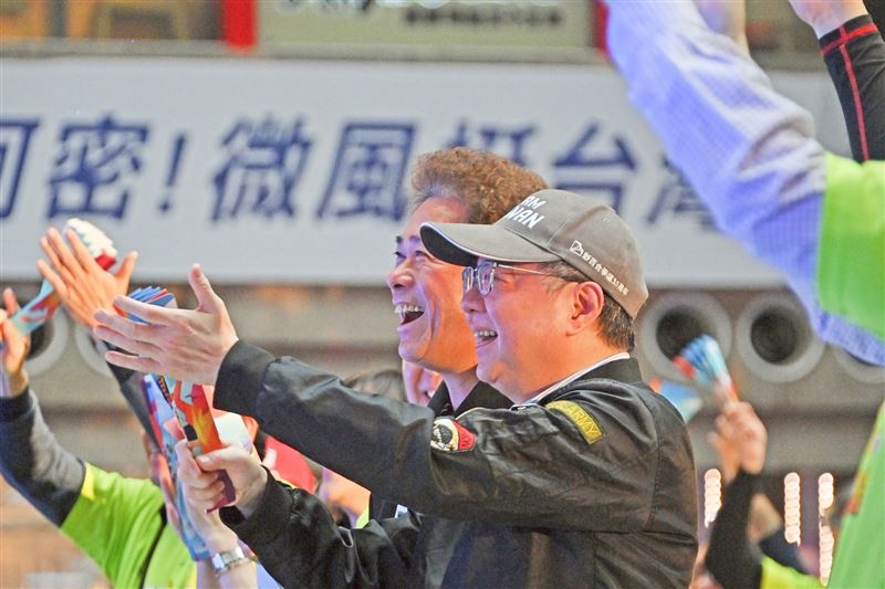 行政院長卓榮泰8日出席中華電信「全台集氣 最強應援在中華」公播活動（圖／行政院提供）