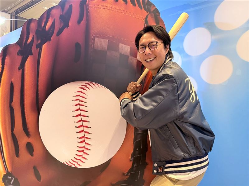 「港仔台爸」金鐘主持張啟樂出席快閃店活動。（圖／像素匯提供）