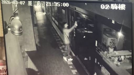 負責人疑欠債跑路　西門火鍋店遭蛋洗噴漆