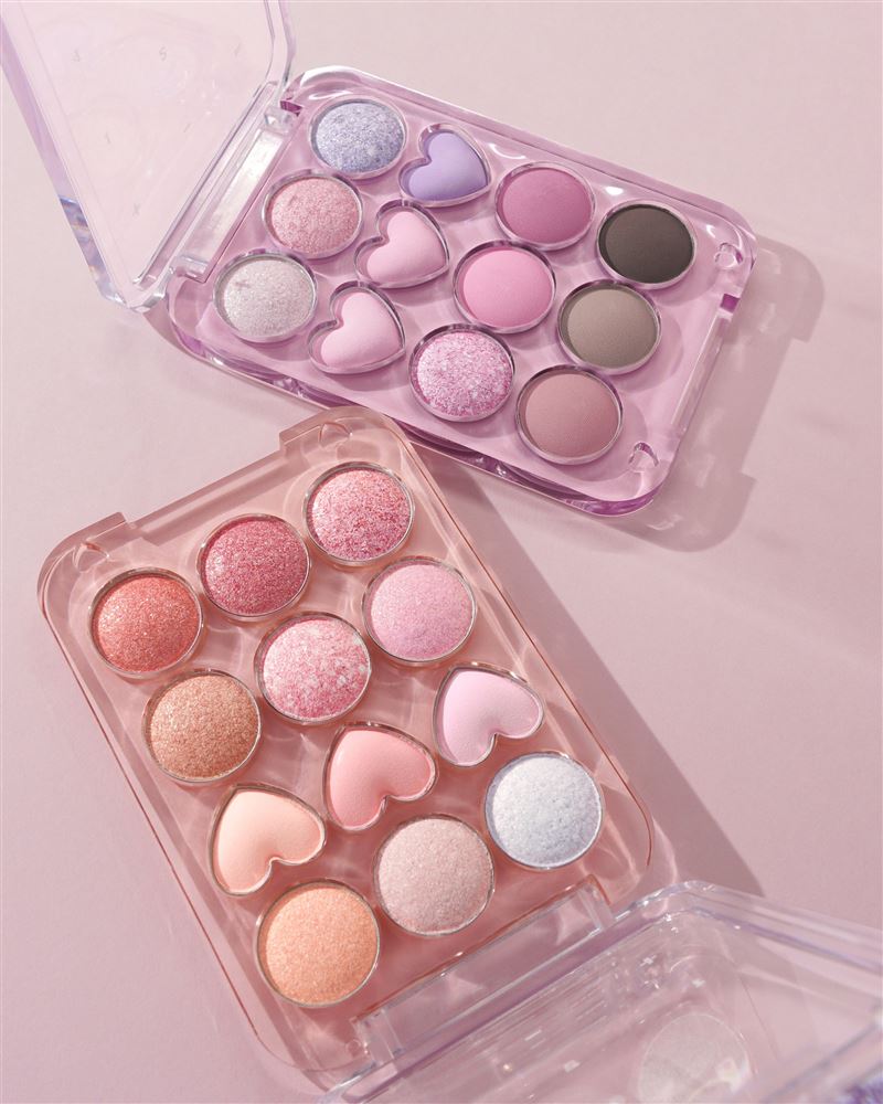 「colorgram彩色計算機12色眼彩盤」以獨特的配方，將飾底粉霜、霧面、珠光、亮片甚至腮紅霜質地完美整合成眼影，用一盤就能算出專屬的美麗公式。（圖／品牌業者提供）