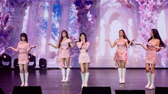 Apink飆唱21首神曲　告白喊：未來一起走