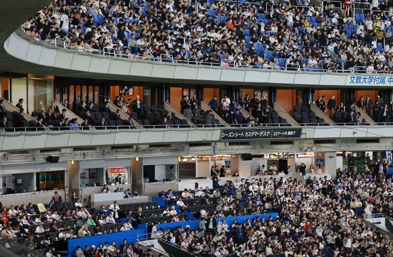 天皇親臨東京巨蛋。(圖/讀賣新聞社提供)