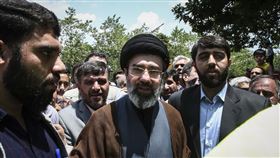 傳穆吉塔巴．哈米尼（Mojtaba Khamenei）將接替哈米尼成為最高領袖。（圖／美聯社／達志影像）