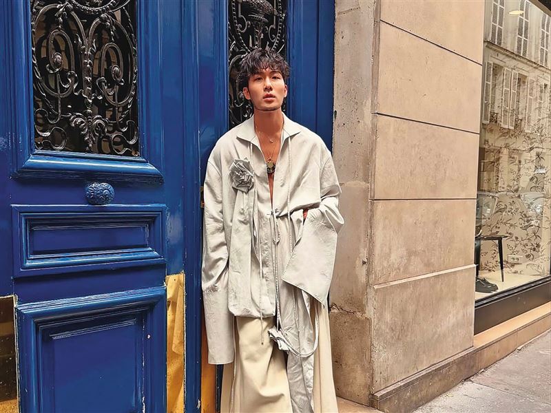 男性時尚雜誌編輯長凱文和蔡瑞雪爆出不倫戀後，中部望族、豪門長孫的隱藏身分隨之曝光。（翻攝自凱文IG）