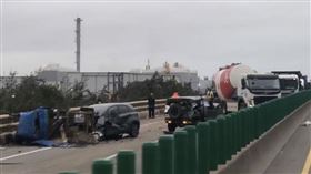 西濱,曳引車,北上,貨車（圖／記者石明啟翻攝）