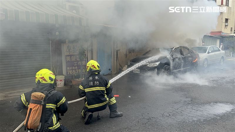 不明原因…火燒車！22歲男子五官遭燙破