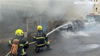 不明原因…火燒車！22歲男子五官遭燙破