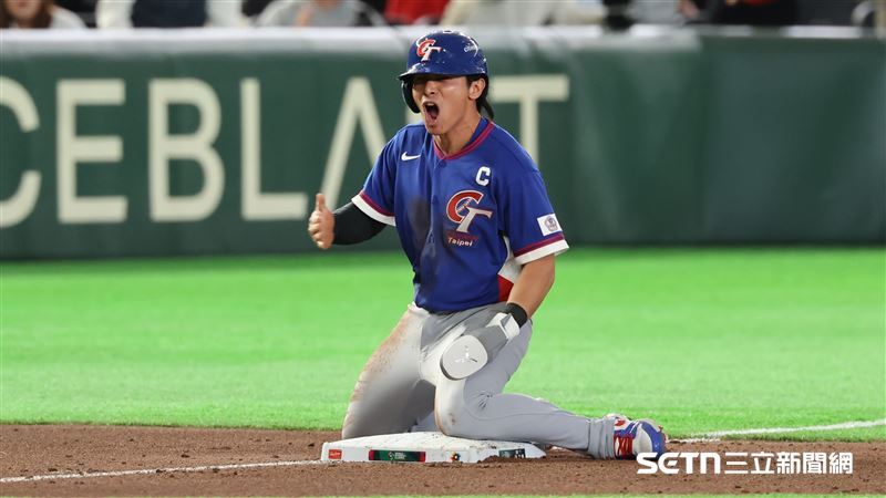 讚啦！WBC台灣隊創20年紀錄5：4首贏韓國。《冠軍之路》書中「從好想贏韓國，到好好贏韓國」再寫下震撼狂喜新頁。（圖／特派記者劉彥池攝影）