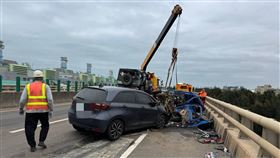 西濱,曳引車,轎車,小貨車（圖／翻攝畫面）