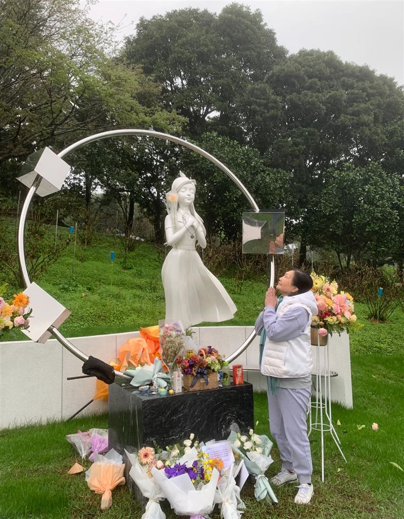 S媽赴金寶山探望大S。（圖／翻攝自S媽臉書）