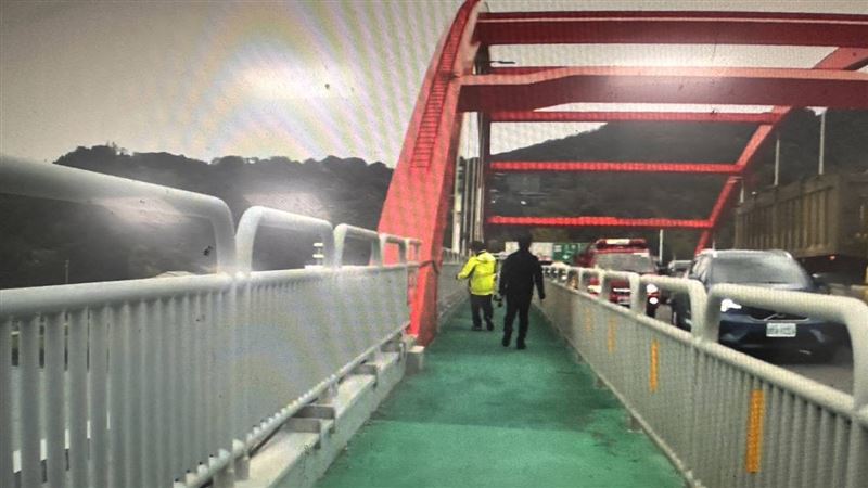 消防隊獲報到場。(圖/翻攝畫面)