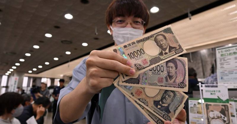 台灣民眾常赴日本旅遊，有網友討論日本人是否會介意拿到被摺過的日幣。（示意圖／達志／美聯社）