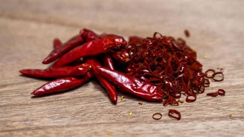 吃辣椒狂冒汗不只過癮！醫揭潛在好處