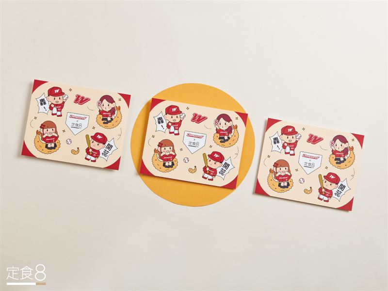 定食８「味全龍Q版貼紙」，獨家設計Q版龍將與小龍女，讓球迷自由貼在手機、筆電或隨身物品上。（圖／品牌業者提供）