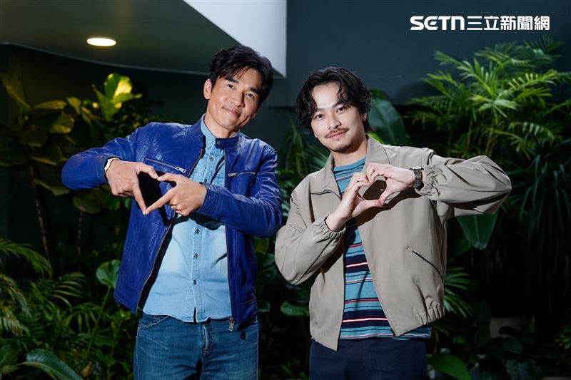 楊一展（左）、楊銘威（右）接受《三立新聞網》專訪。（圖／記者趙于瑩攝影）