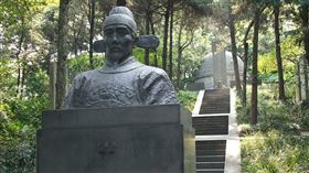 「方孝孺被滅十族」的說法很可能並非史實，而是後世逐漸演變出的「歷史傳說」。圖為位於南京市雨花台的方孝孺衣冠塚。（圖／翻攝自維基百科）