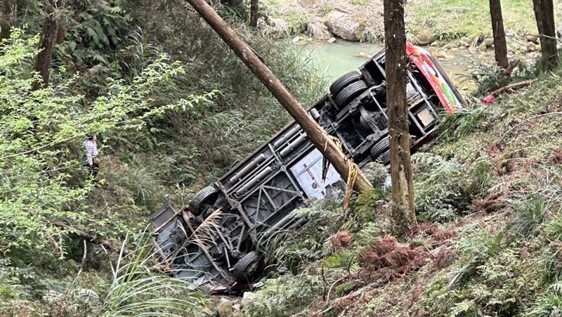 杉林溪遊園車墜谷造成1死7傷。(圖/民眾提供)