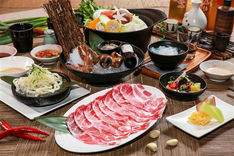 月兒彎彎餐廳套餐，第二套半價優惠，享受春日限定美食與親友歡聚時光。(菜色隨季節調整)（圖／飯店旅宿業者提供）