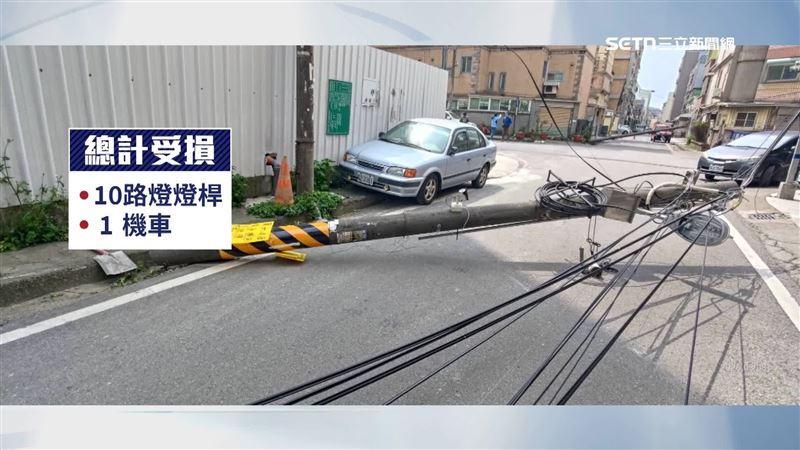 吊車忘收8米長吊臂　10路燈、1機車受損