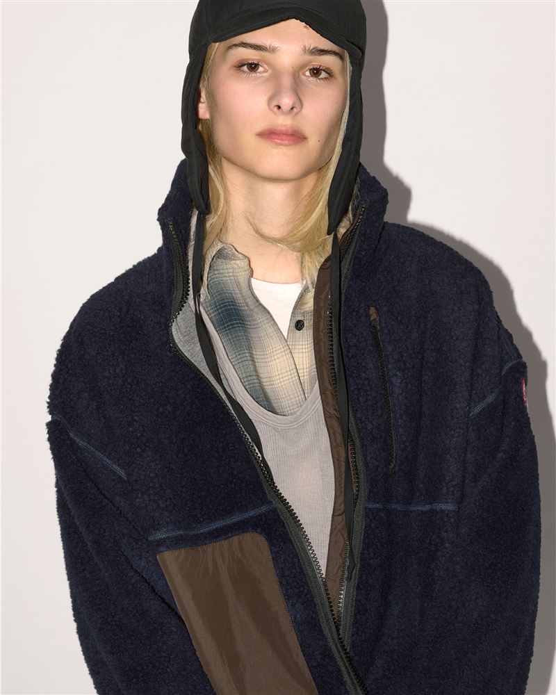 Canada Goose 2026春季系列精準的剪裁比例,勾勒出更純粹的設計輪廓。(圖/品牌業者提供)