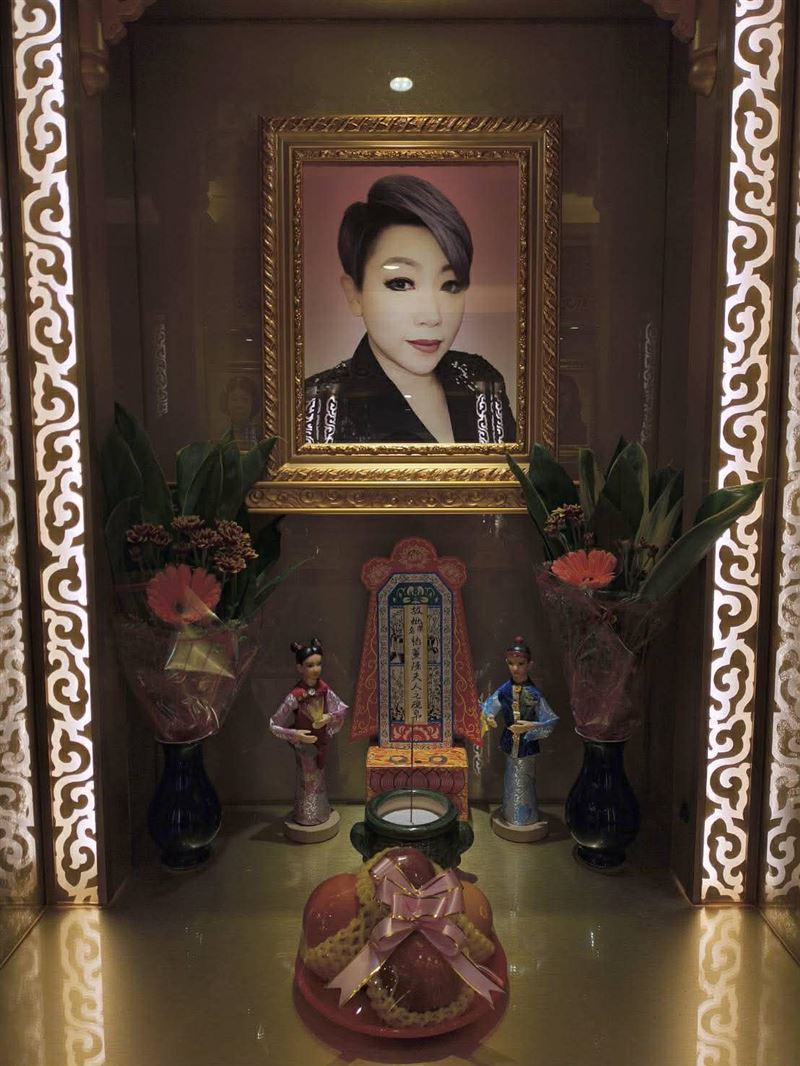 藍薰遺體安置於板橋新月會館。（圖／許寀菁提供）