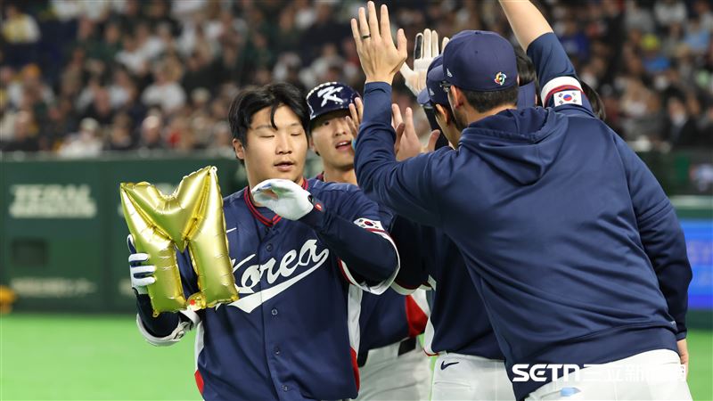WBC韓澳戰,韓國隊指定打擊文保景炸裂2分砲。(圖/特派記者劉彥池攝影)