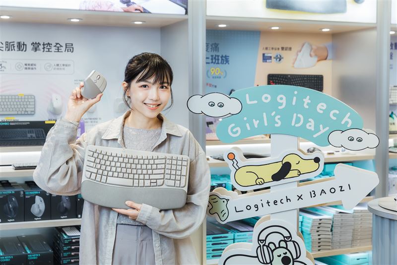 包大山體驗Logitech LIFT人體工學垂直滑鼠,細膩觸覺回饋與放鬆握感緩解辦公疲累感。(圖/品牌業者提供)